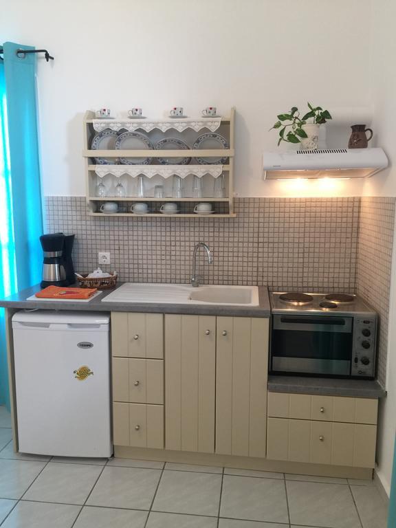 Anna'S Studio Piso Livadi Bagian luar foto